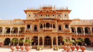 Architecture - India Jaipur Chomu Palace.jpg